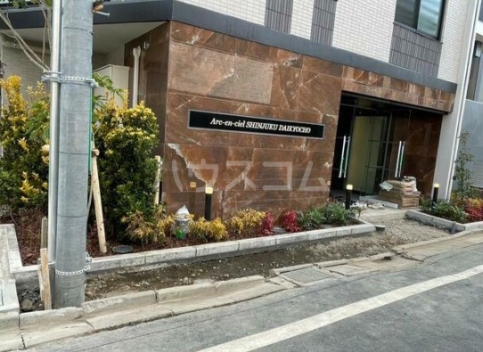 2/4 エントランス