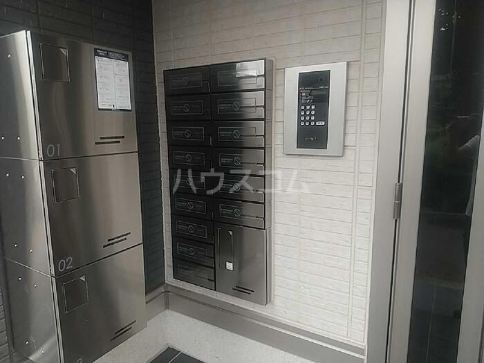 26/30 エントランス