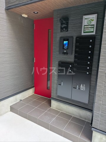 23/30 エントランス