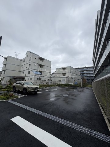 23/30 駐車場