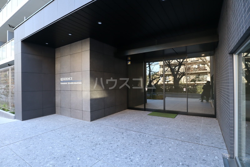 20/30 エントランス