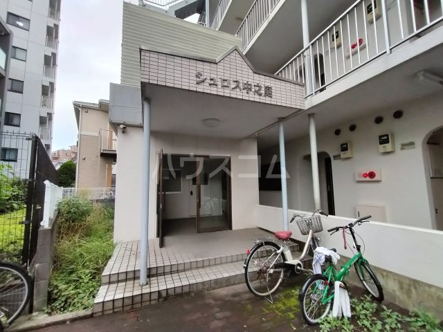 21/30 エントランス