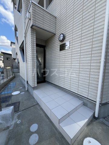 25/30 エントランス