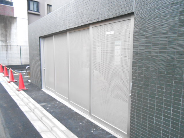 22/29 エントランス