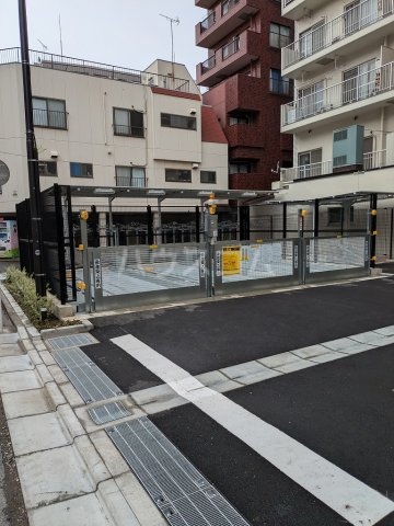 23/30 駐車場