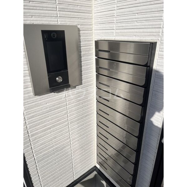 16/26 エントランス