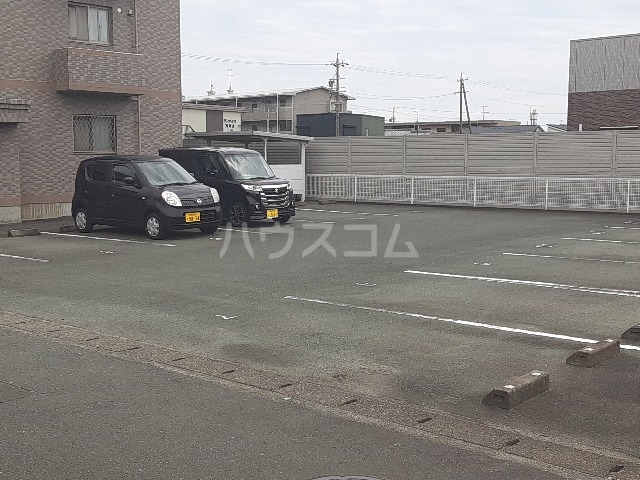 28/30 駐車場