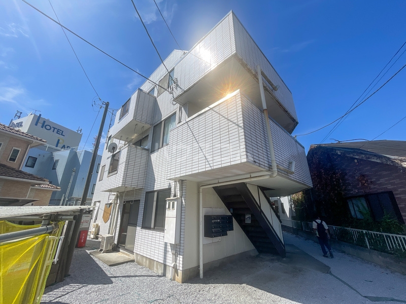 21/30 エントランス