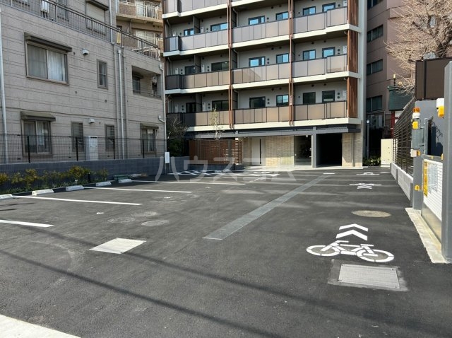 28/30 駐車場