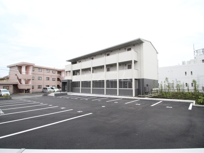 18/22 駐車場