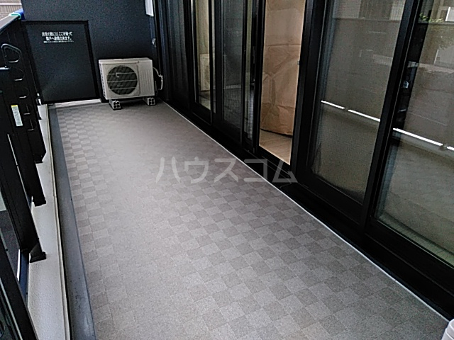 18/28 バルコニー