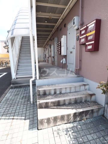 28/30 エントランス