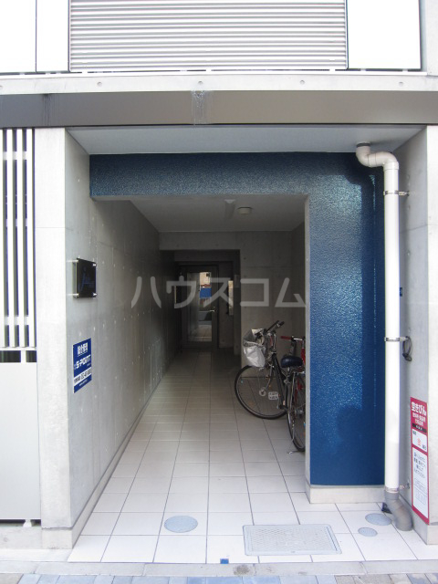 2/4 エントランス