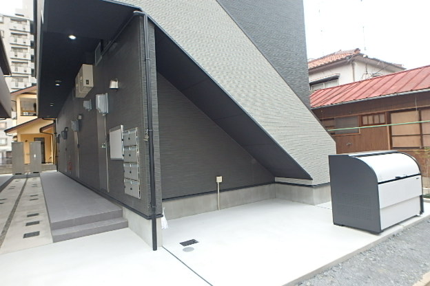 22/30 エントランス