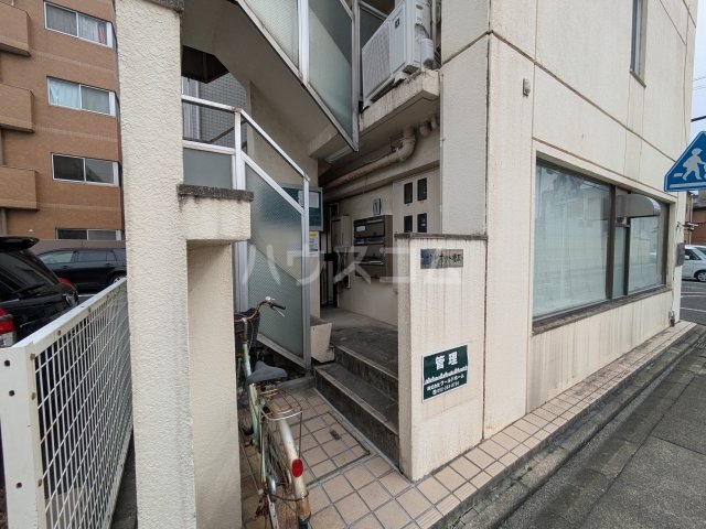 17/23 エントランス