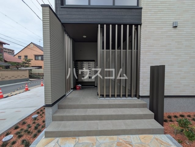 17/23 エントランス