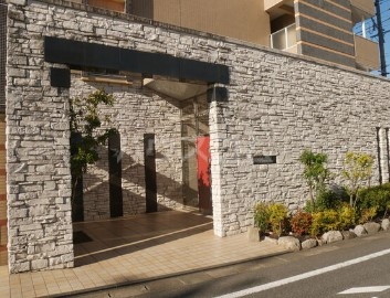 14/17 エントランス