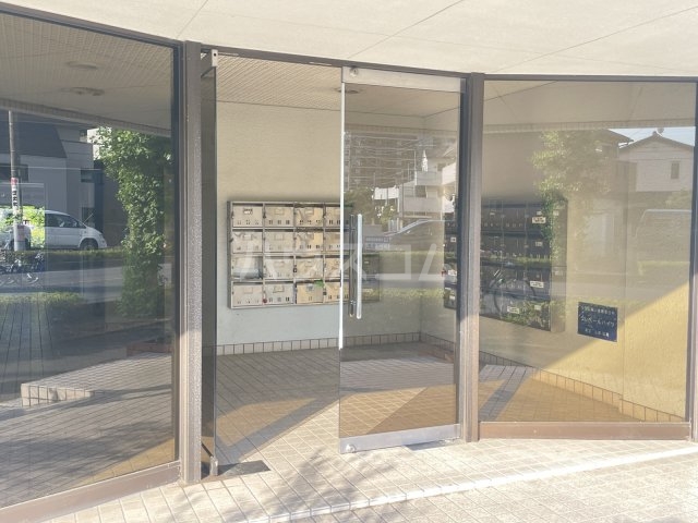 16/26 エントランス