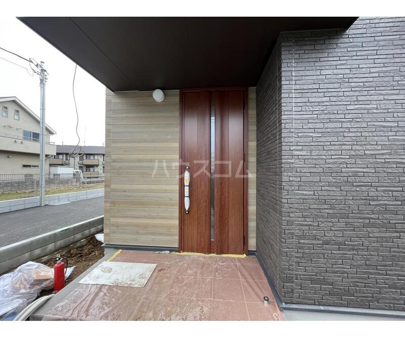 23/30 エントランス