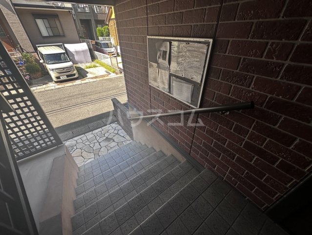 21/26 エントランス