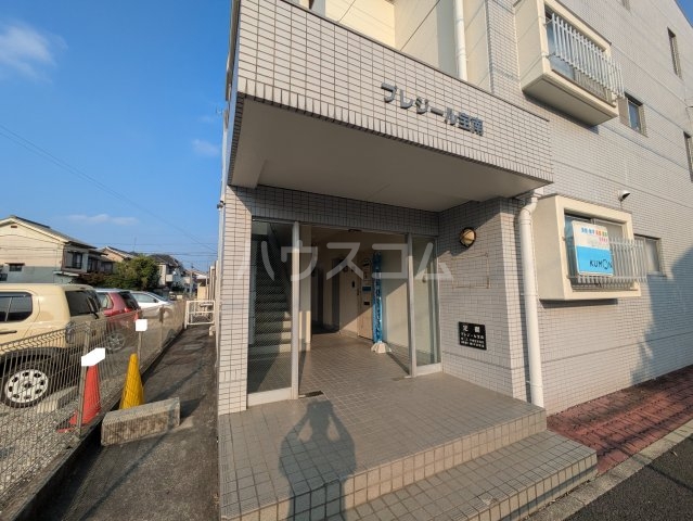 21/22 エントランス