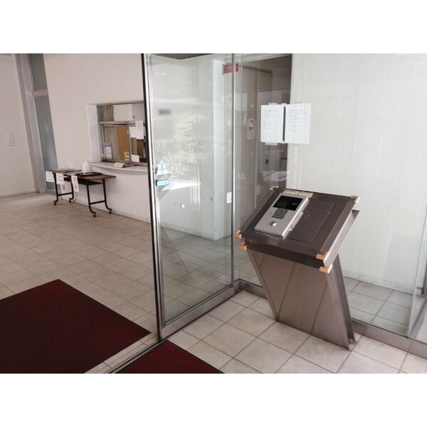 22/30 エントランス