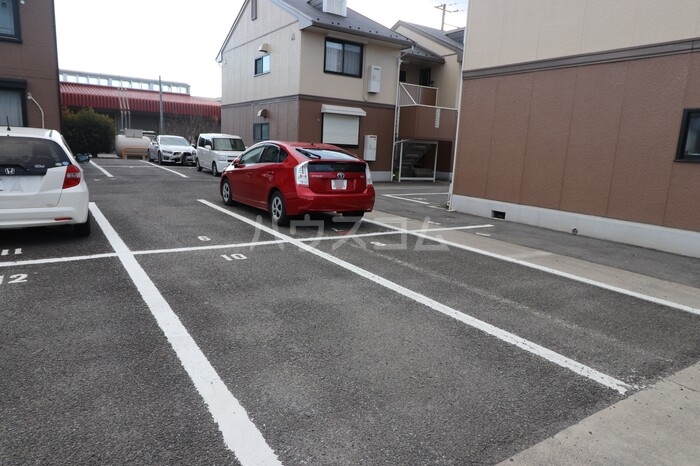 2/6 駐車場