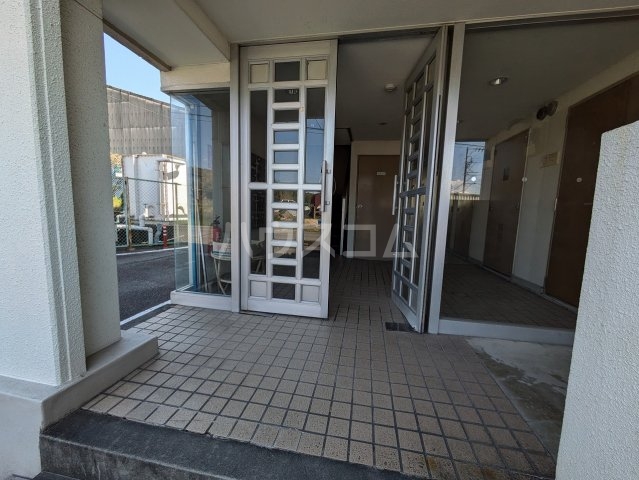 22/25 エントランス