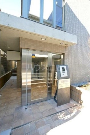 26/29 エントランス