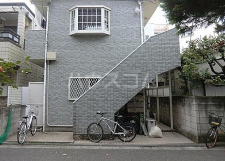 18/27 エントランス