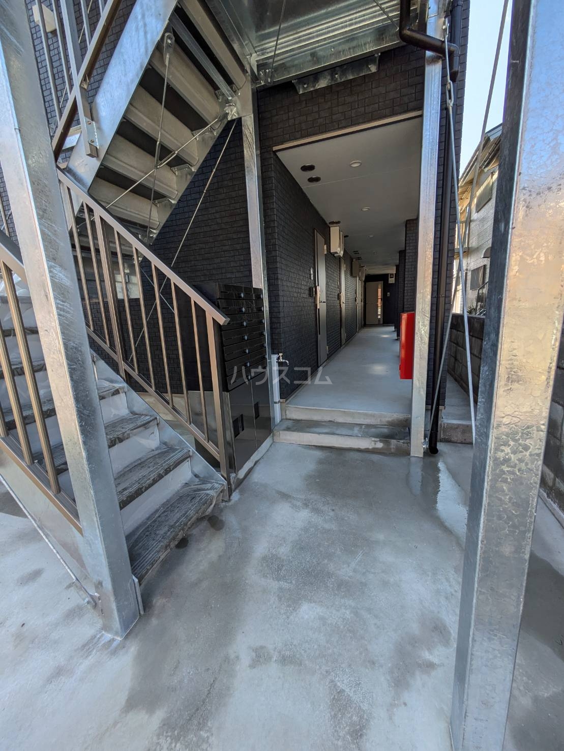 25/30 エントランス