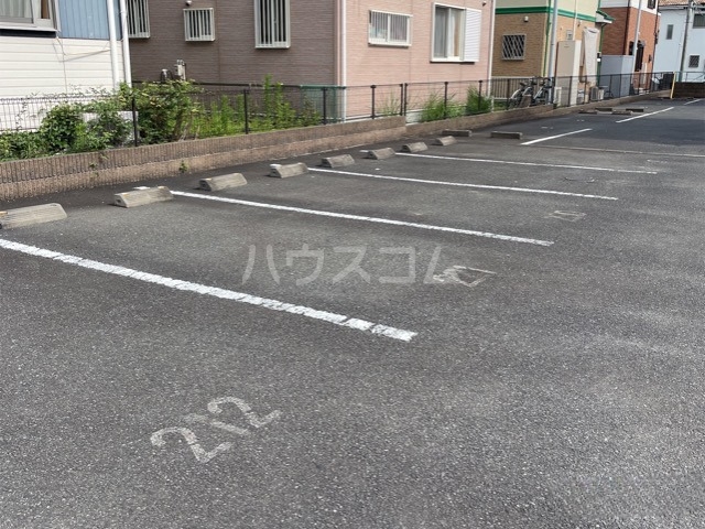 15/15 駐車場