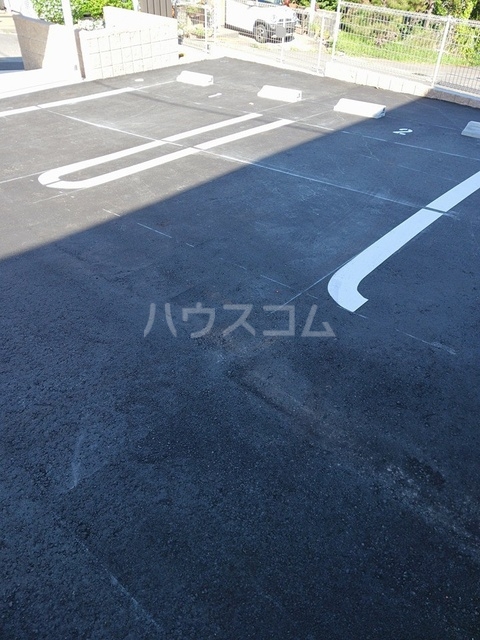 23/30 駐車場