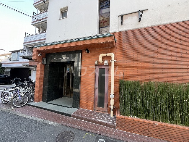 2/3 エントランス