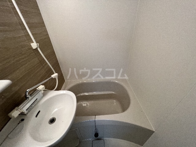 17/30 浴室