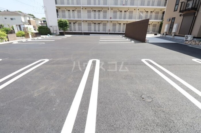 18/19 駐車場
