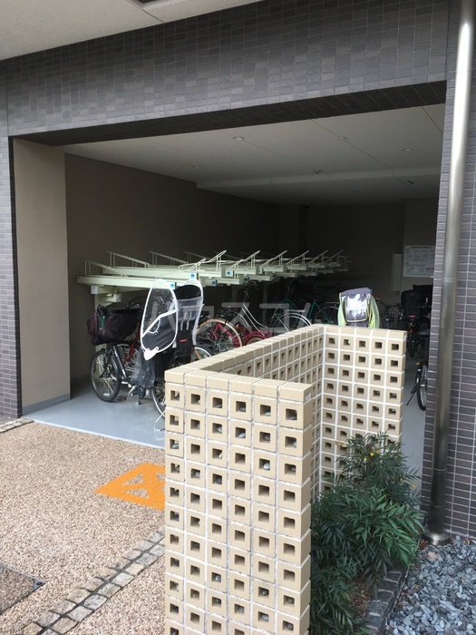 20/30 エントランス