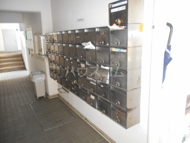 19/30 エントランス