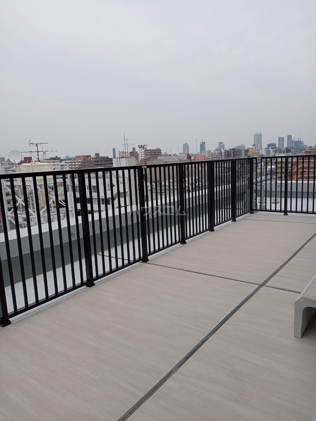 20/28 バルコニー