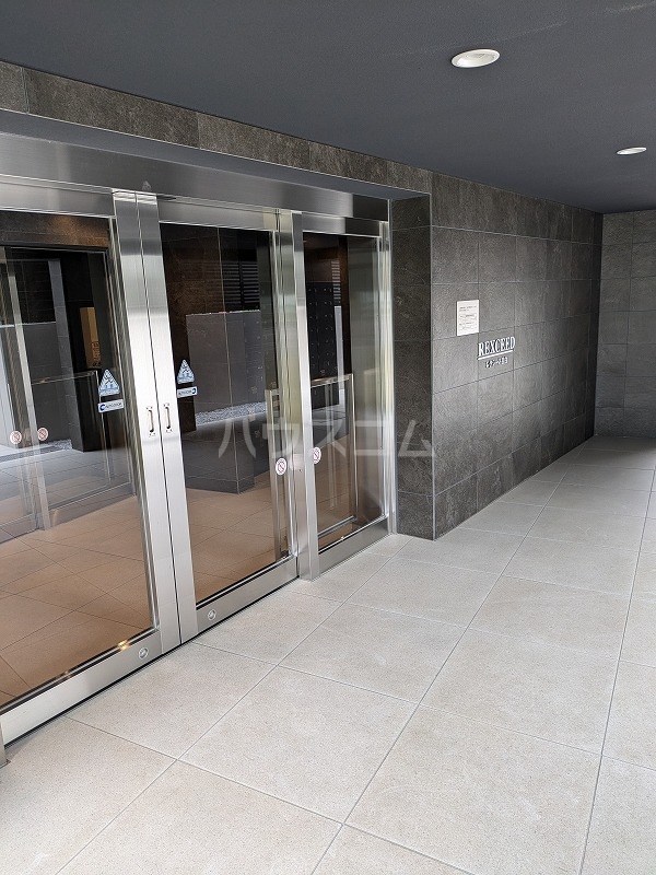 3/7 エントランス