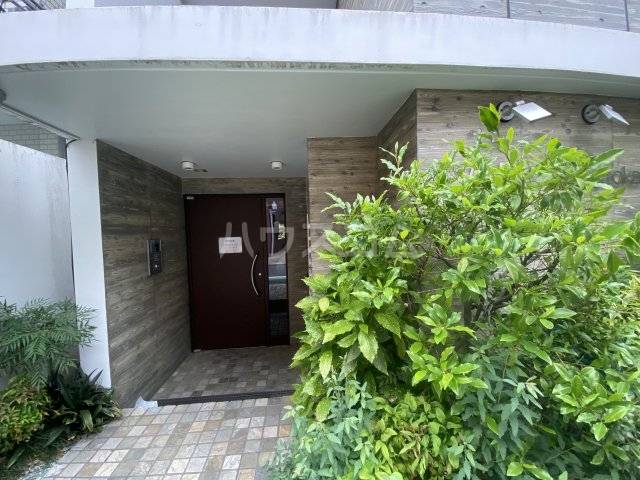 21/25 エントランス