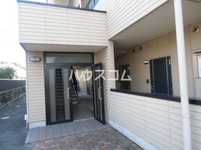 26/30 エントランス