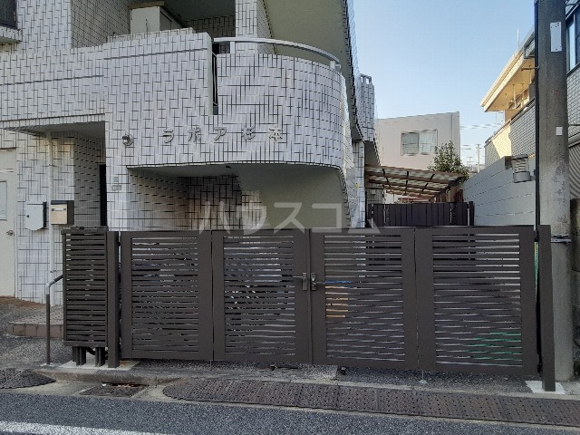 17/26 エントランス