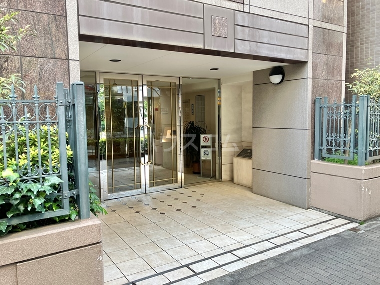 29/30 エントランス