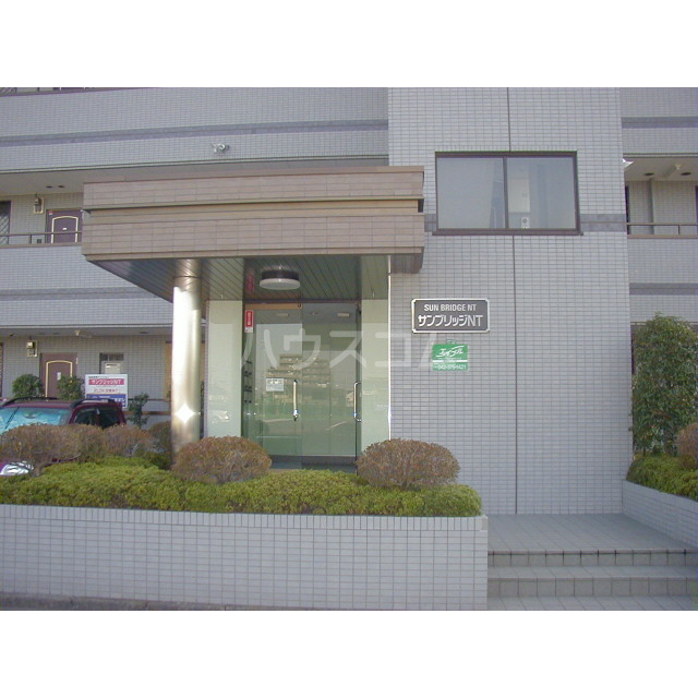 24/30 エントランス