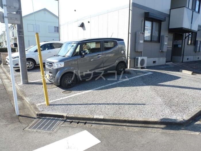 27/30 駐車場