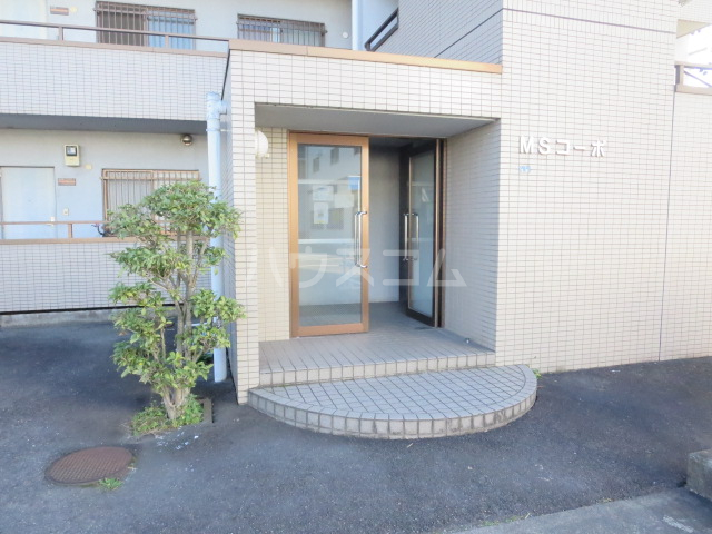 24/29 エントランス