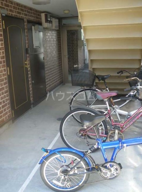 15/25 エントランス