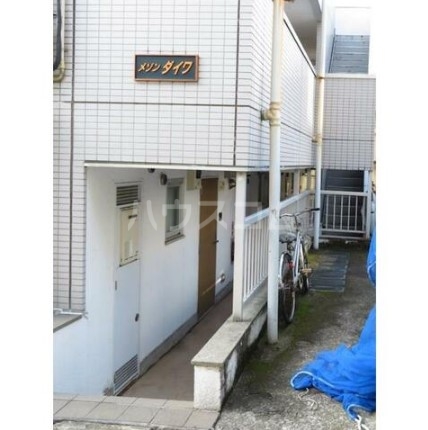 22/30 エントランス