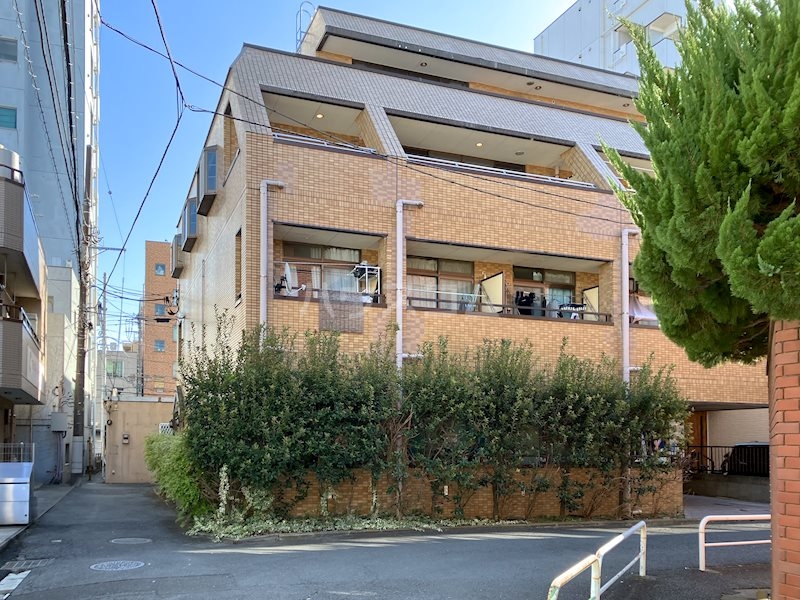 17/27 エントランス